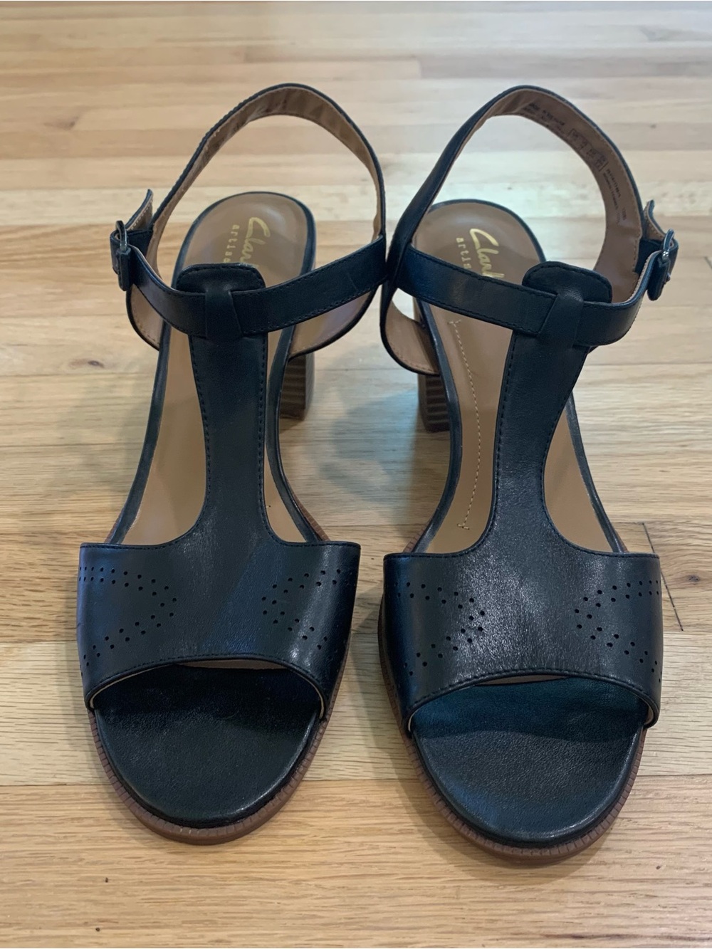 Clarks Artisan Black Leather T Strap Block Heeled Sandals‎ Women’s US Sz 10